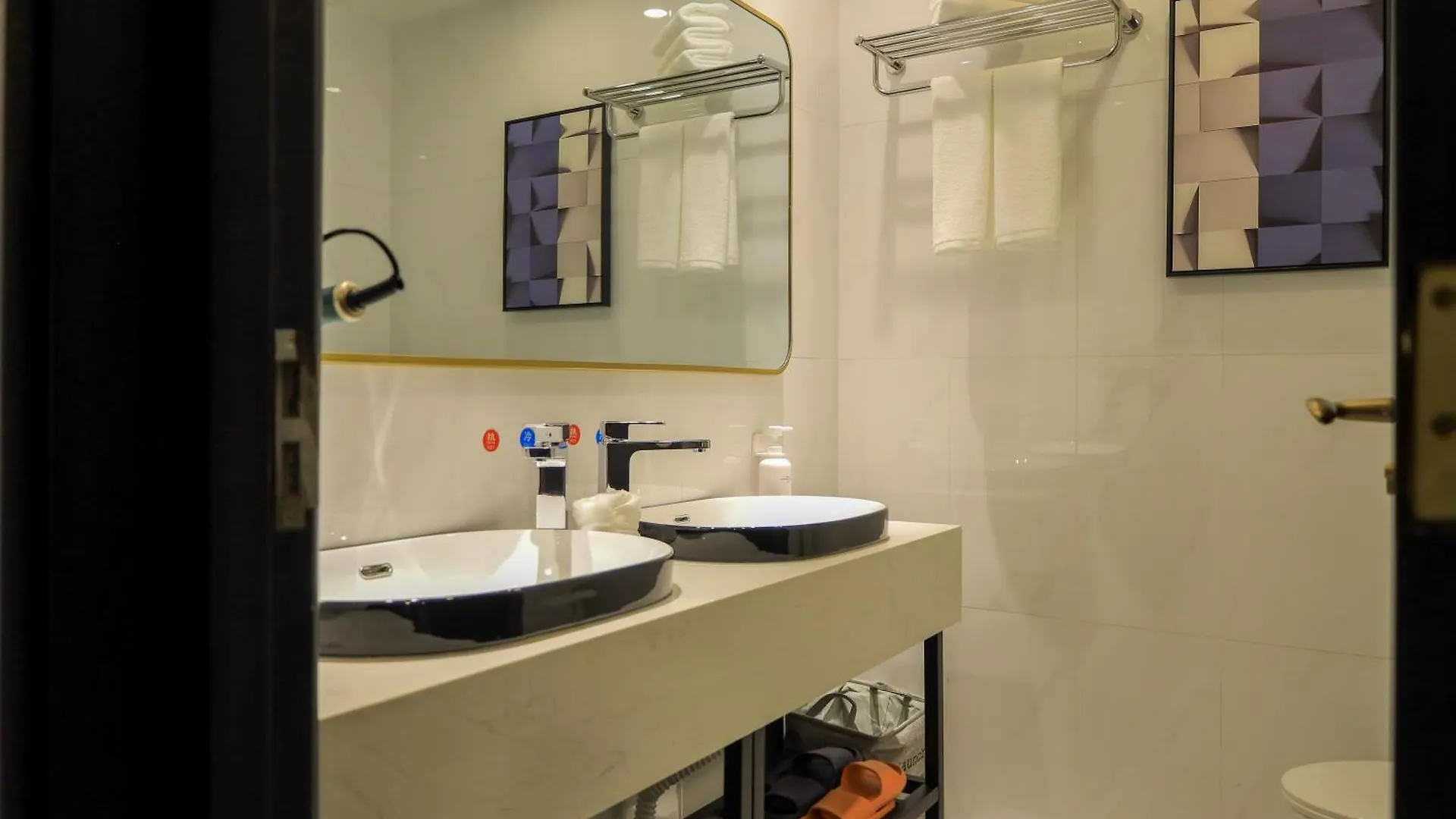 Harmony Hotel Кампала